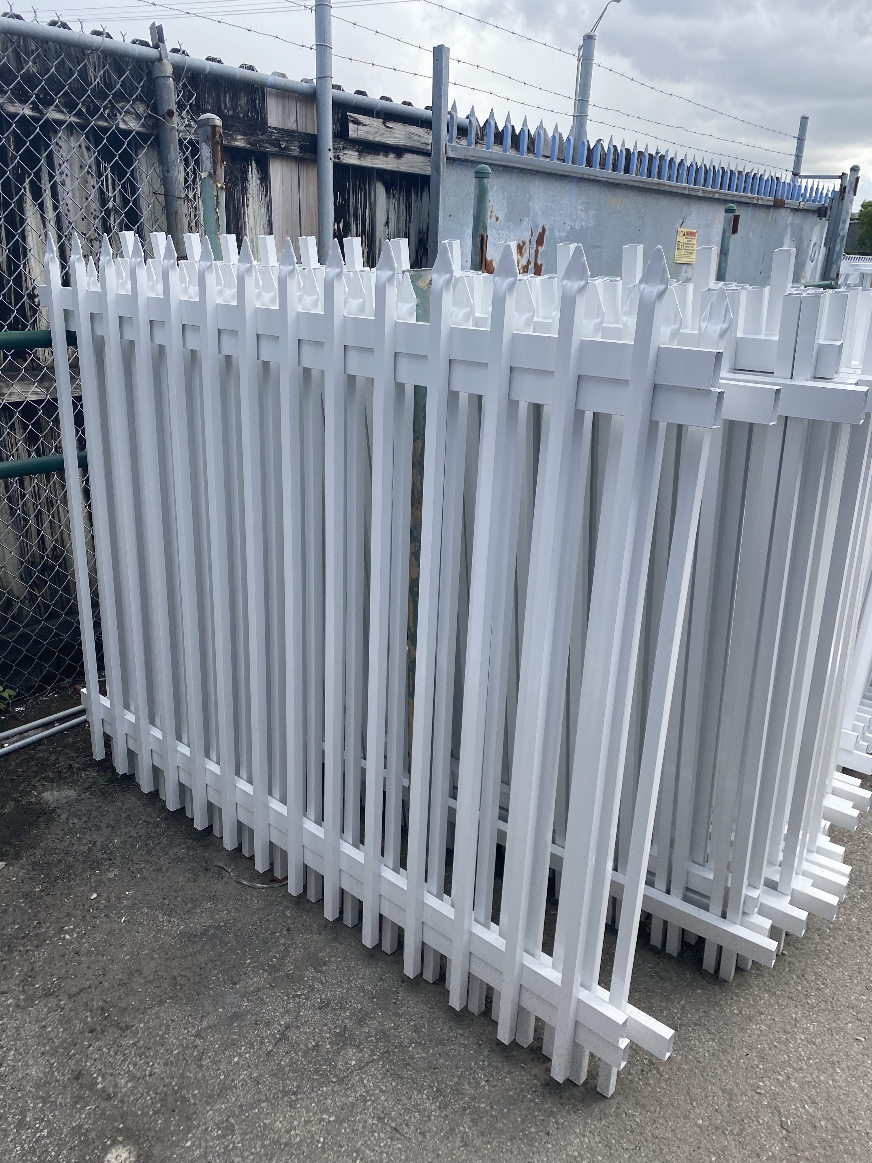 Coastal Aluminum Fence Prices Per Picket With Rounded Top